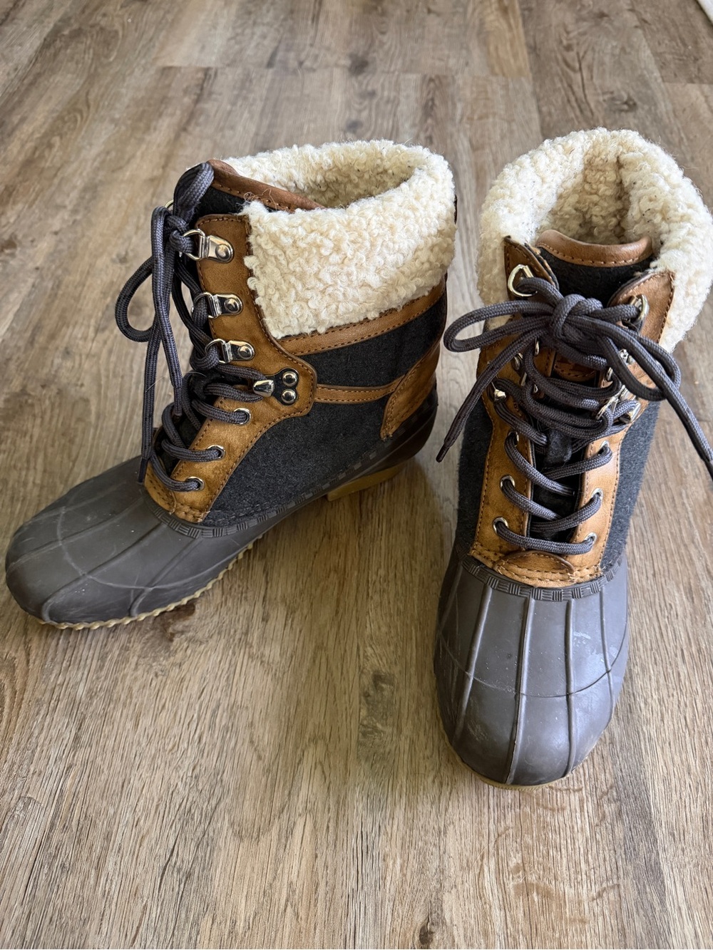 Tommy Hilfiger Women’s Brown & Gray Insulated Winter Duck Boots 8